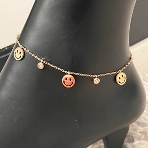Smiley pattern ankle bracelet